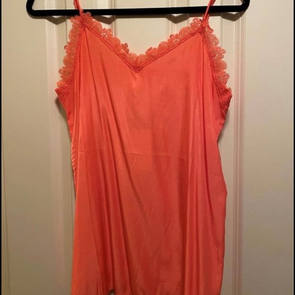 Coral Lace Tank - Picture 2 of 2